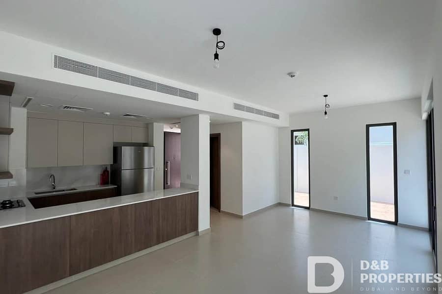 Single Row | Corner Plot | 4 Bedrooms Single Row | Corner Plot | 4 Bedrooms