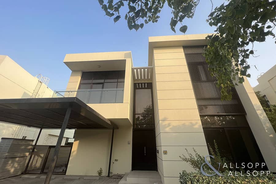 V3 Layout | Opposite Pool and Park | 5 Bed V3 Layout | Opposite Pool and Park | 5 Bed