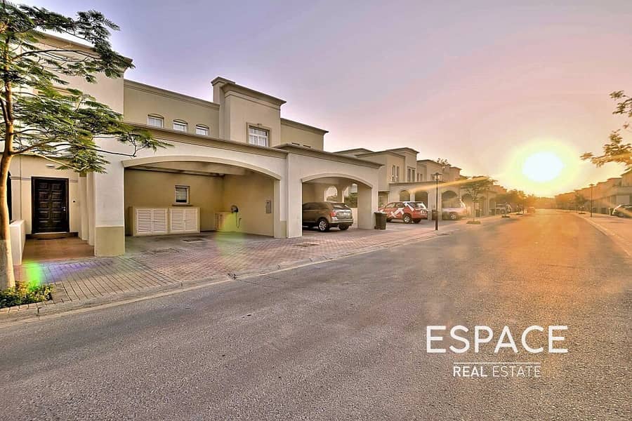 Vacant | 3 Bedrooms Villa | Back-to-Back Vacant | 3 Bedrooms Villa | Back-to-Back