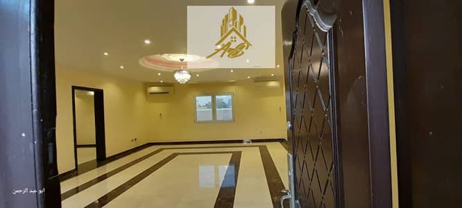 2 Bedroom Flat for Rent in Al Sader, Abu Dhabi - For rent in al sader 2 room 2washroom a hall, kitchen and also have a store room. private enterance