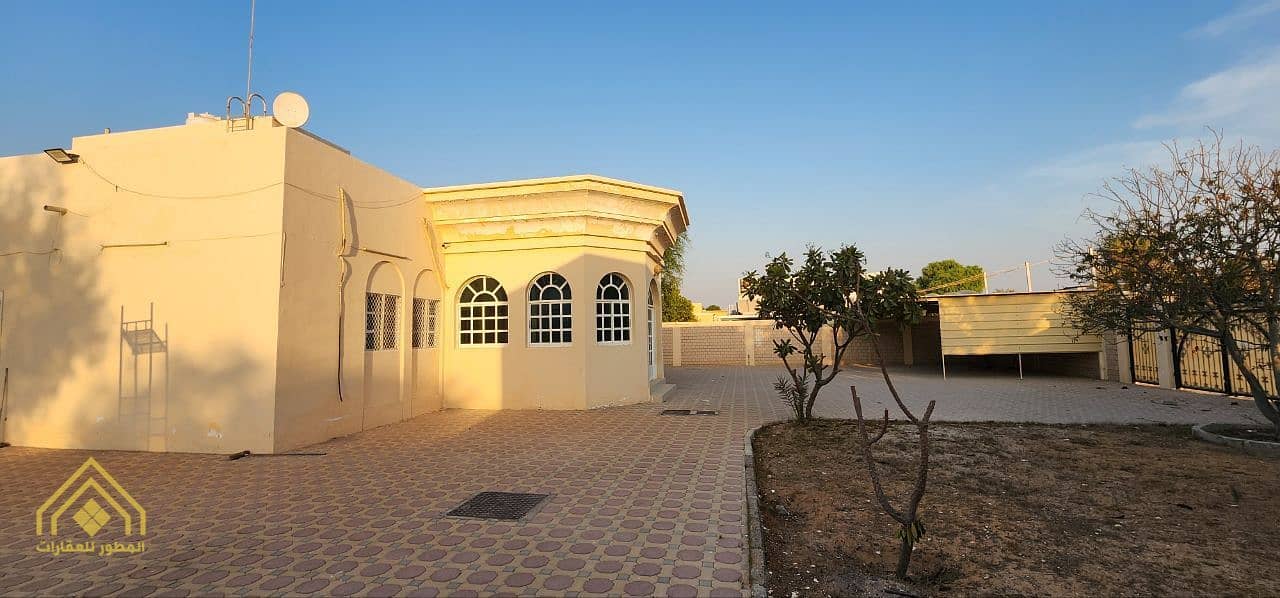 for sale , villa and an annex,  ​​16,900 feet, in Umm Al Quwain - Al Mallah
