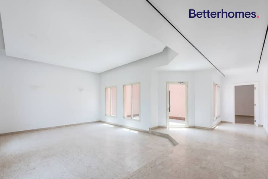 Upgraded | Private Garden I Available Mid of Nov. Upgraded | Private Garden I Available Mid of Nov.