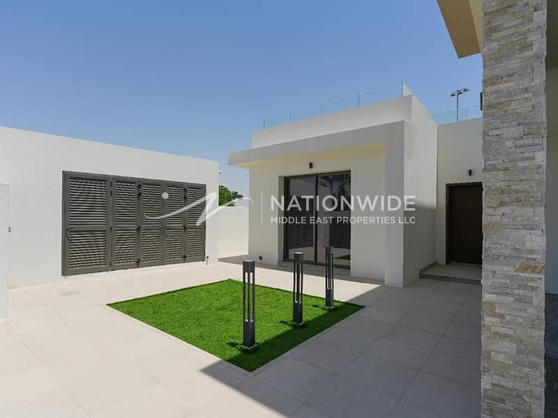 Single Corner Row| Luxurious Living | Golf Views Single Corner Row| Luxurious Living | Golf Views
