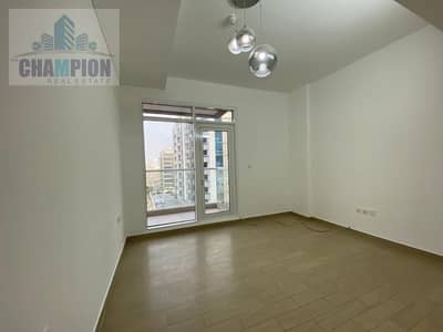 VACANT SPACIOUS AND 2BHK APARTMENT ON UNIQUE LOCATION WITH ALL FACILITIES IN 1MILLION