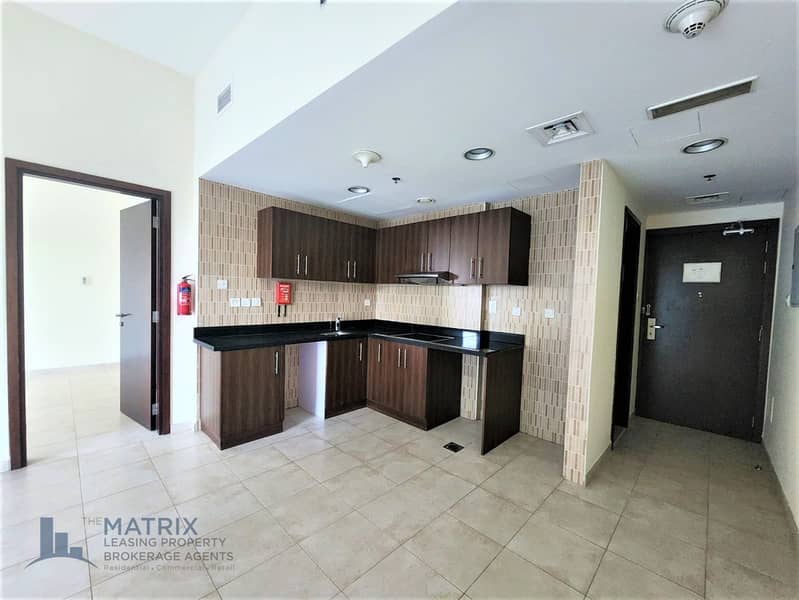 Unfurnished 1 BR - well maintained I Bright I with balcony