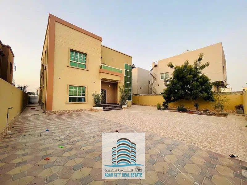 Villa for rent in Al Rawda, Ajman, super deluxe finishing, 5 master