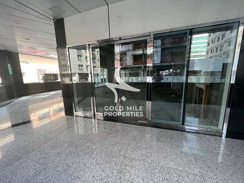 Huge Commercial Space on Main Road with Two ways Corner Huge Commercial Space on Main Road with Two ways Corner