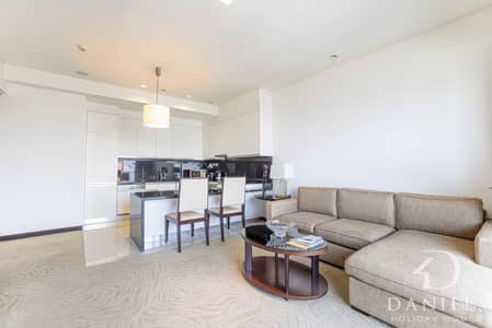1 Bedroom Apartment for Rent in Dubai Marina, Dubai - Living Room