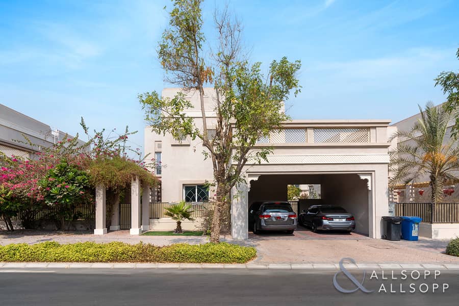 Traditional | Independent Villa | Close To Pool Traditional | Independent Villa | Close To Pool