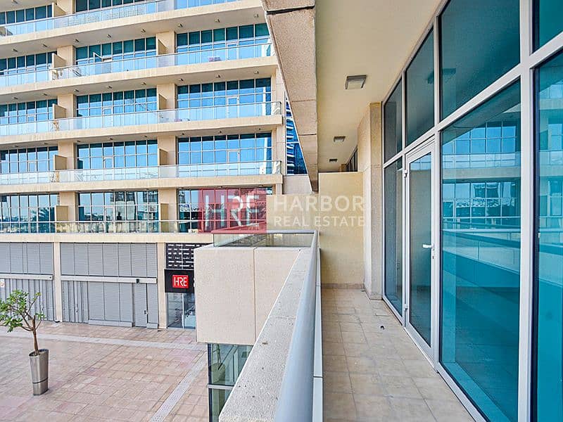 Lake View | Modern | Amenity-rich Lake View | Modern | Amenity-rich