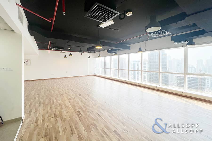 High Floor | Lake View | Washroom & Pantry High Floor | Lake View | Washroom & Pantry