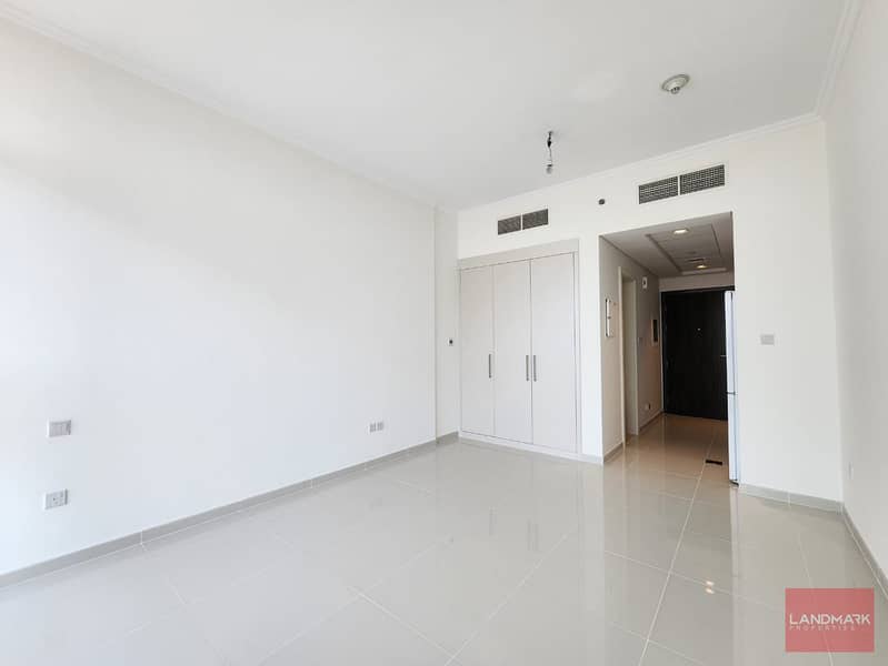 Brand New Studio l Ready To Move l Meddle Floor Brand New Studio l Ready To Move l Meddle Floor