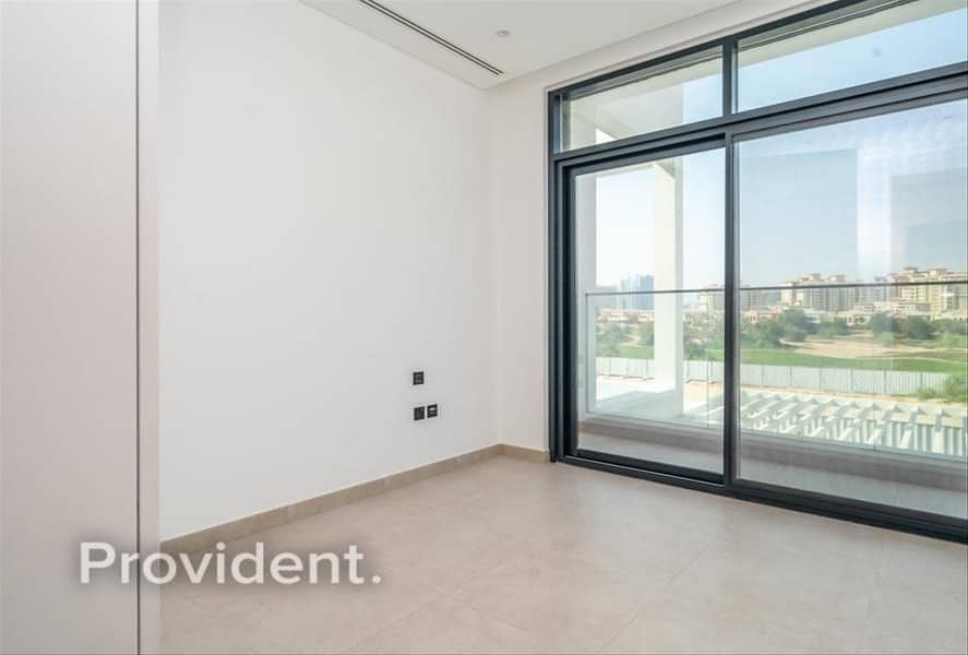 Luxurious Unit | Managed | Modern Luxurious Unit | Managed | Modern