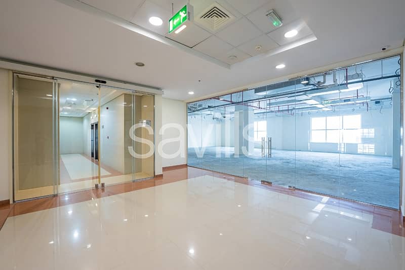Full floor commercial space in Prime Location Full floor commercial space in Prime Location