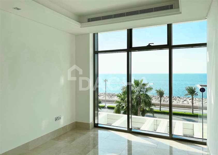 Sea view / Unfurnished / Vacant Sea view / Unfurnished / Vacant