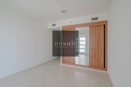 1 Bedroom Apartment for Rent in Dubai Marina, Dubai - Quiet !! Highly Desirable !! Sea View