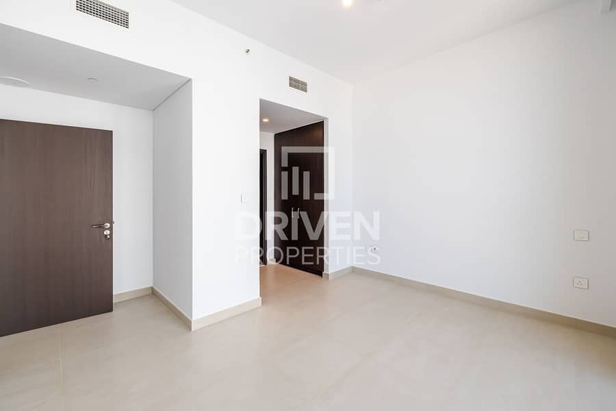 Bright and Spacious unit with Burj Views