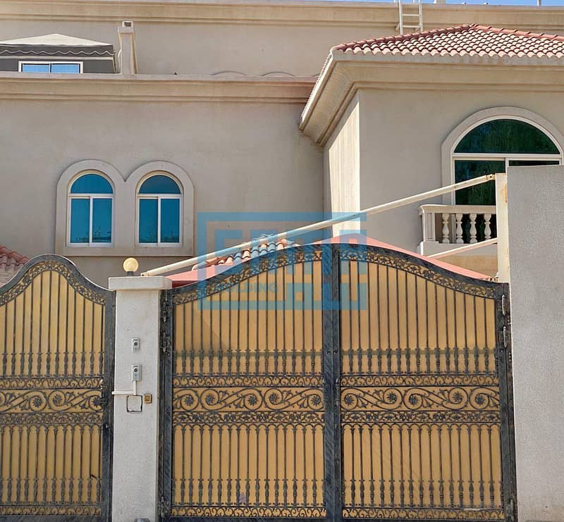 فيلا كبيرة للعائلة 7 غرف نوم بمساحة كبيرة فيلا كبيرة للعائلة 7 غرف نوم بمساحة كبيرة