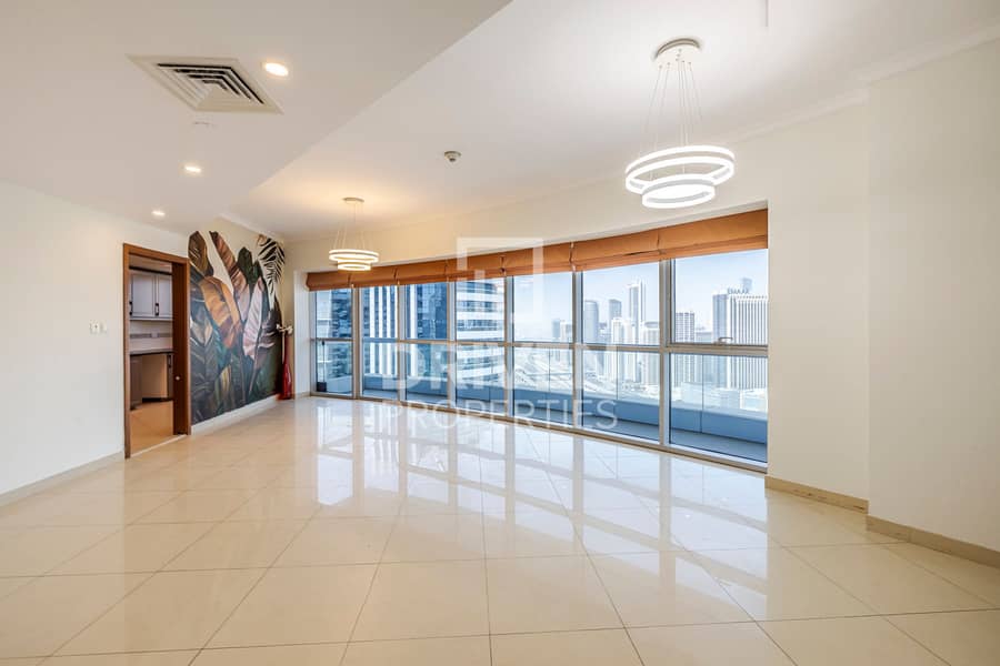 Spacious | Vacant w/ Marina Skyline View Spacious | Vacant w/ Marina Skyline View