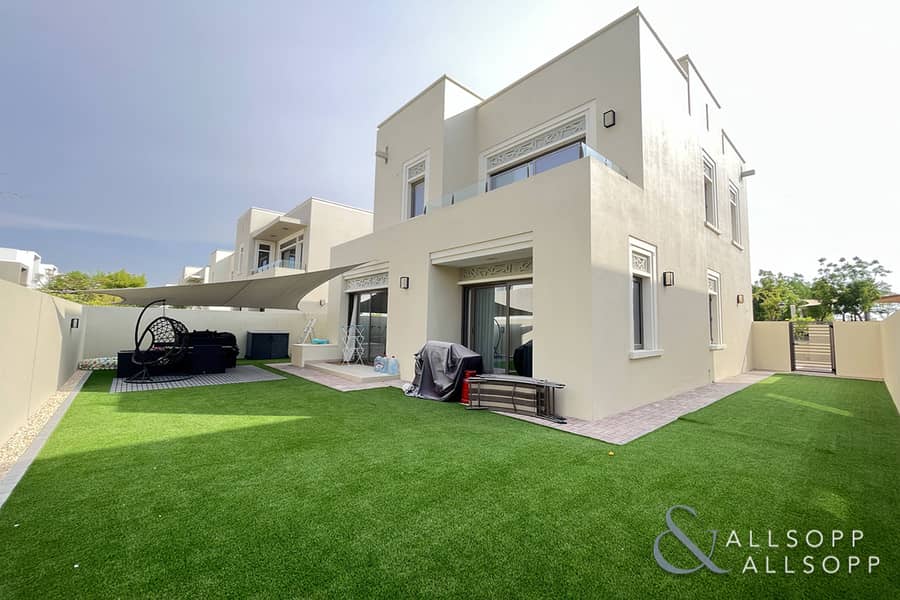 3 Beds | Walk to Souk | Great Condition 3 Beds | Walk to Souk | Great Condition