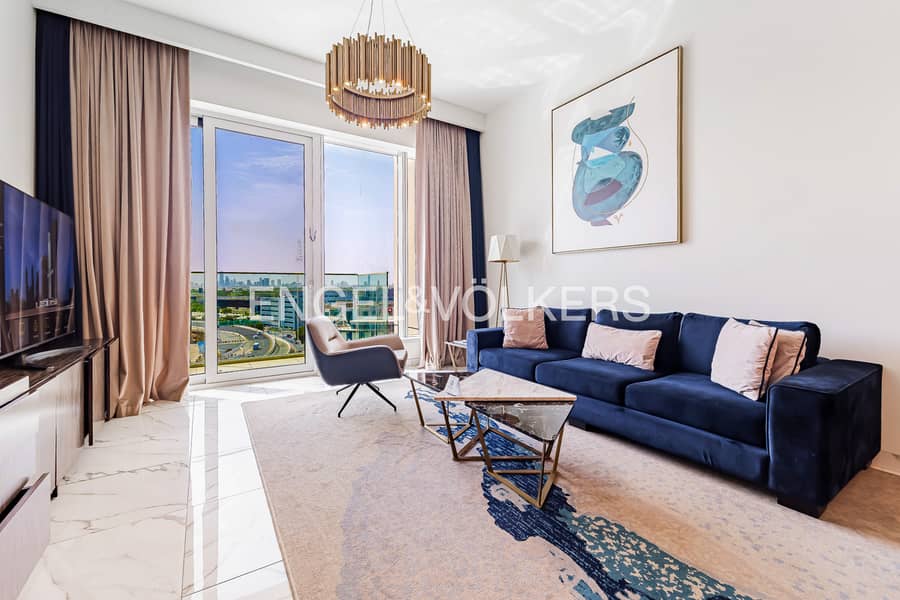 Stylish Beach City Living|Contemporary Comfort Stylish Beach City Living|Contemporary Comfort