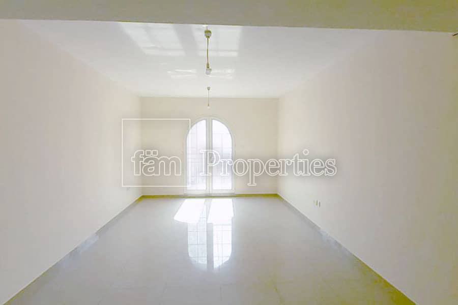 Well Maintained | Spacious 1BR | Mid Floor Well Maintained | Spacious 1BR | Mid Floor