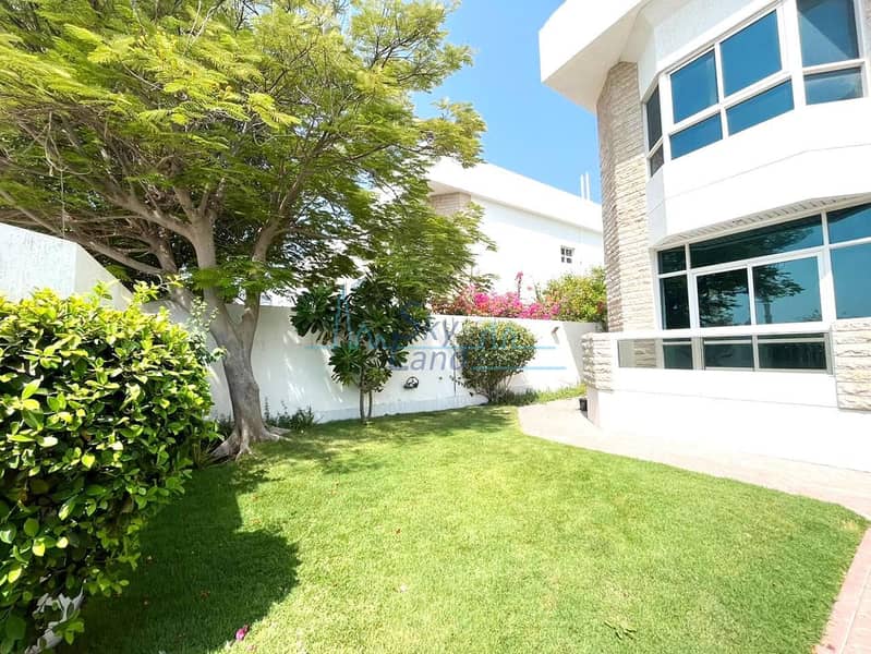 Large 4 BR+Maid| Private Garden|Shared Pool Large 4 BR+Maid| Private Garden|Shared Pool