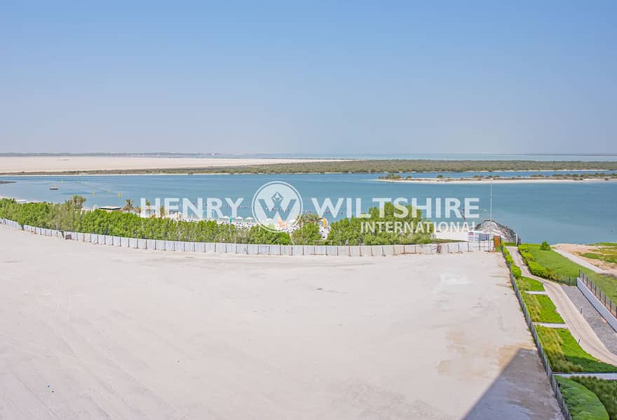 Beach view and access | Ideal location Beach view and access | Ideal location