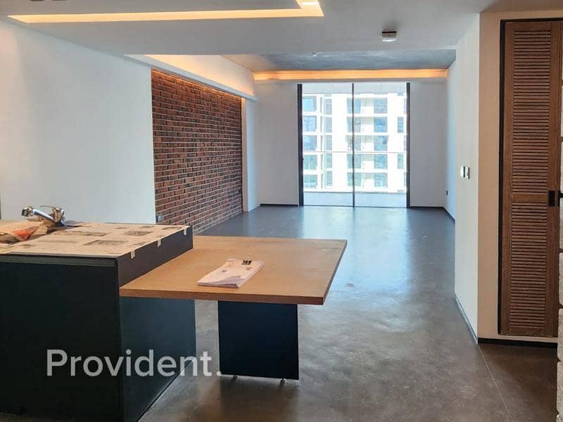 Prime Location | Pool View | Urban London Design Prime Location | Pool View | Urban London Design