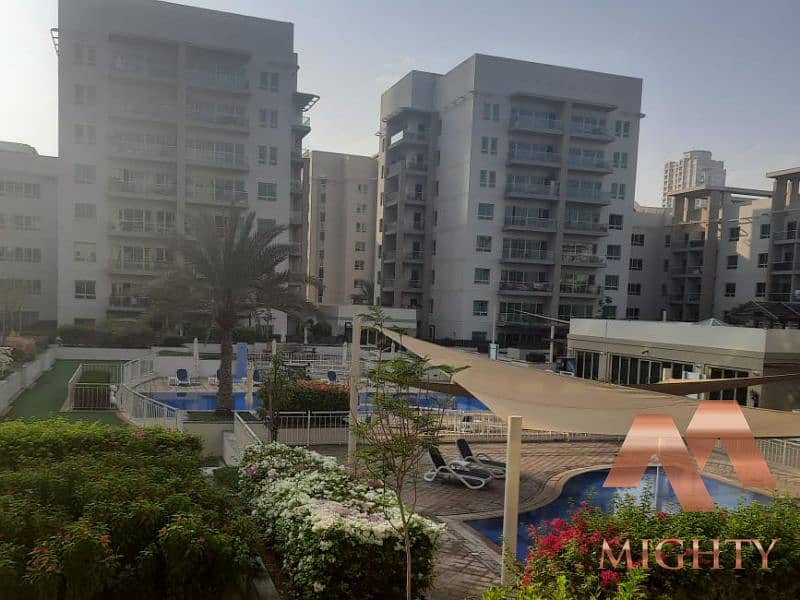 Pool View | Study Room | Chiller Free Pool View | Study Room | Chiller Free