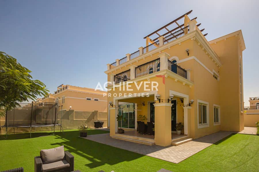 Exclusive | Single Row | Well Maintained Villa