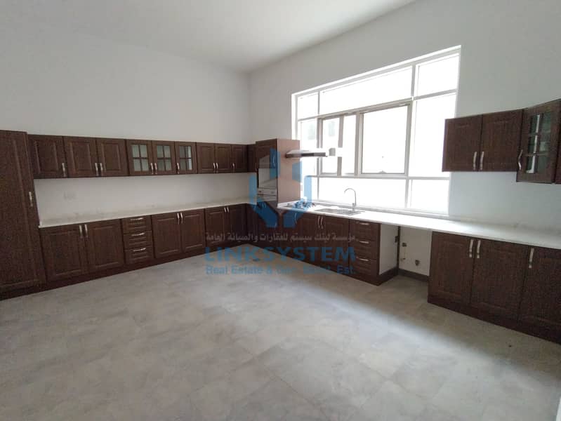 Вилла в Аль Хабиси, 5 спален, 110000 AED - 6687356