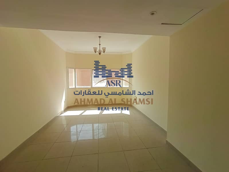 Specious 2 BR Close To Sahra Mall Refined location/Family Building