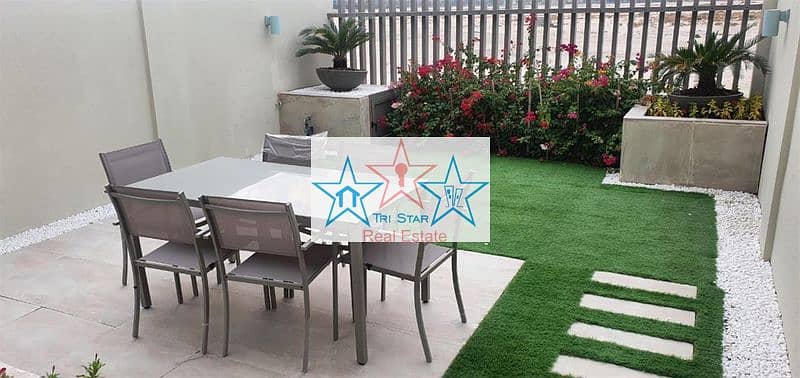 3 BEDROOM TOWNHOUSE MAID  WITH GARDEN