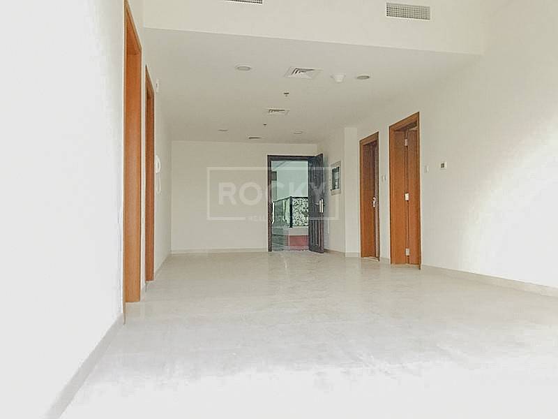Huge 2 Beds Flat in a luxurious building in Dubailand