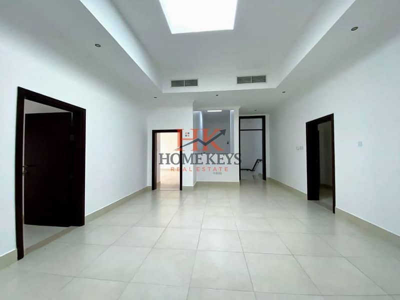 Hot Deal || Wonderful Luxury Spacious 5 Bedroom Villa || 2 Parkings || 4 to 6 Cheques Hot Deal || Wonderful Luxury Spacious 5 Bedroom Villa || 2 Parkings || 4 to 6 Cheques