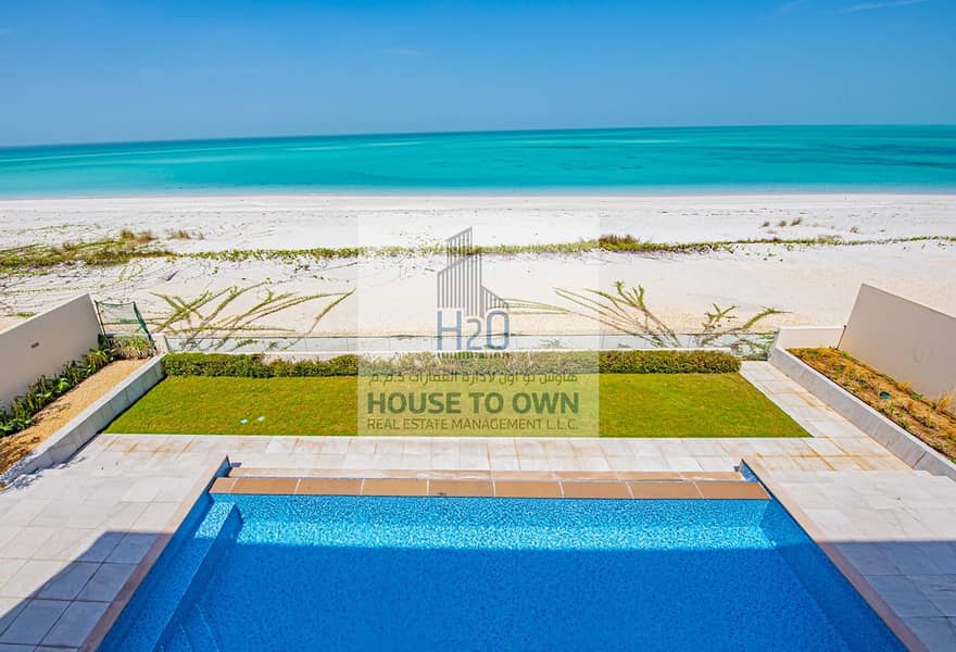 Luxurious and Prestigious Beach Mansion Luxurious and Prestigious Beach Mansion