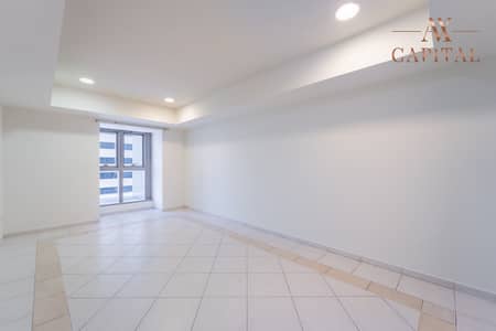 1 Bedroom Apartment for Rent in Dubai Marina, Dubai - Unfurnished | Low Floor | Sea View | Vacant