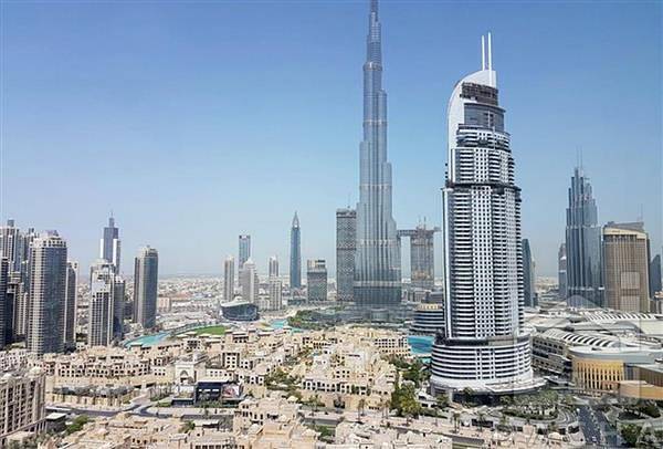 Superb Views from this 2 bedroom apartment in Burj Views