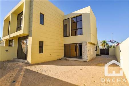 Perfect Location / Single Row / Vacant THH Perfect Location / Single Row / Vacant THH