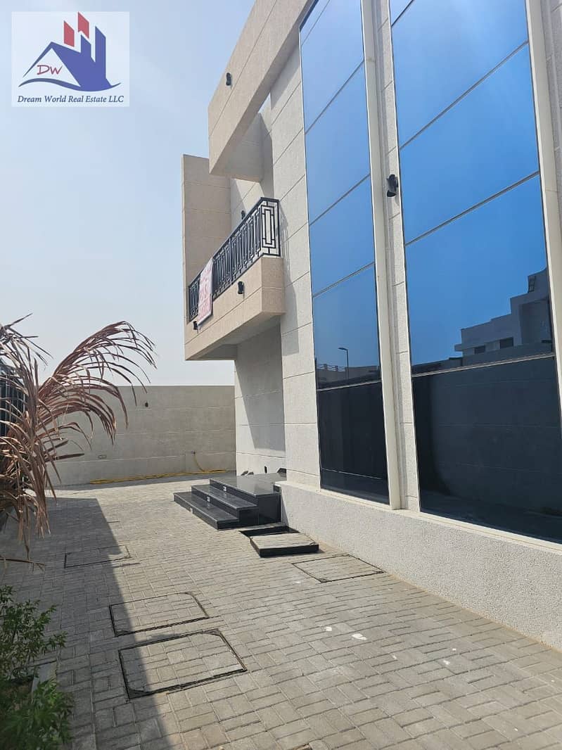 فیلا في حوشي 4 غرف 2200000 درهم - 7913460 فیلا في حوشي 4 غرف 2200000 درهم - 7913460