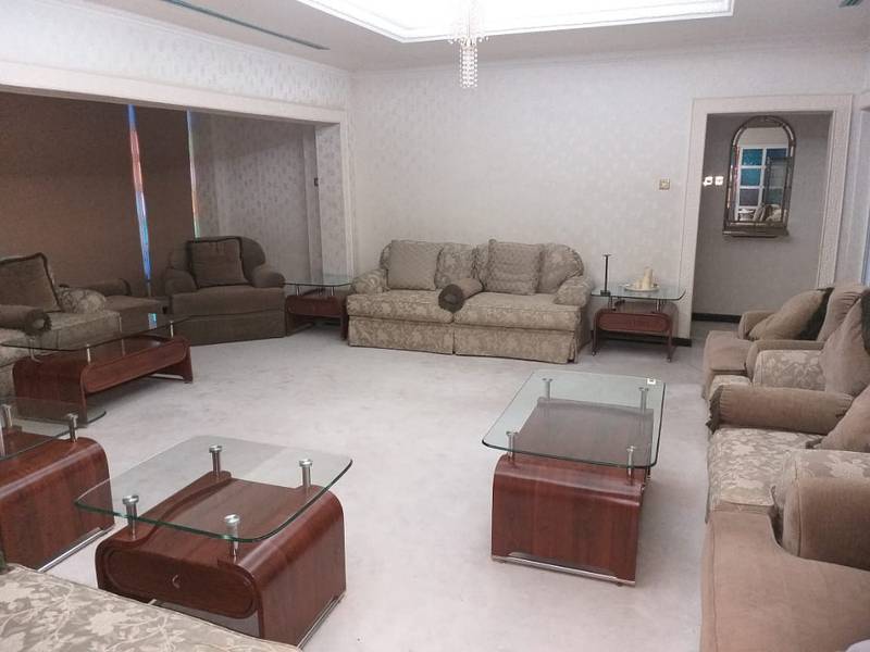 Luxurious 7 BHK D/s Villa on main road with 4 master rooms, 2 majlis, living dining, 2 maidrooms,