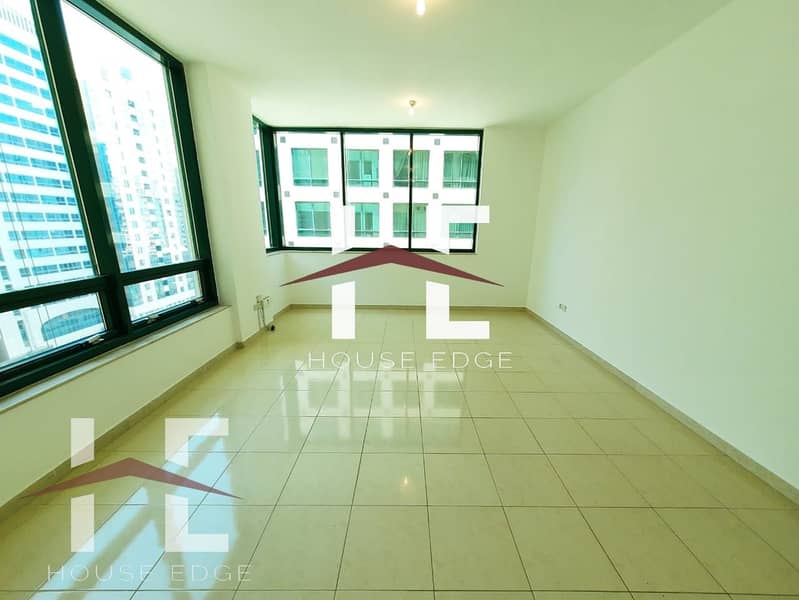شقة في شارع حمدان 2 غرف 65000 درهم - 4892050
