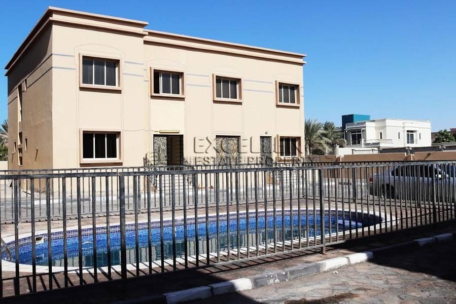 Well Maintained 4 Bedroom Villa with Shared Pool Well Maintained 4 Bedroom Villa with Shared Pool
