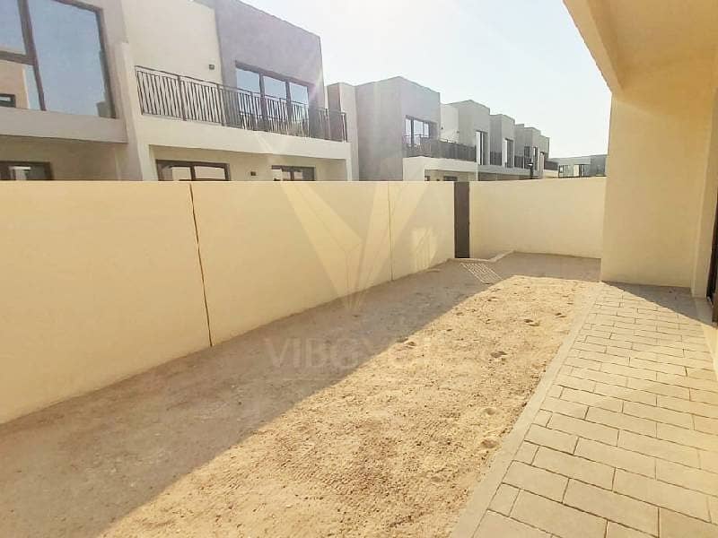 Vacant 4BR | Single Row | On the Greenbelt Area Vacant 4BR | Single Row | On the Greenbelt Area