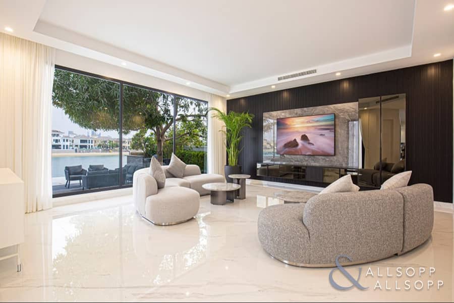 7 Beds | Luxury Contemporary | Serviced