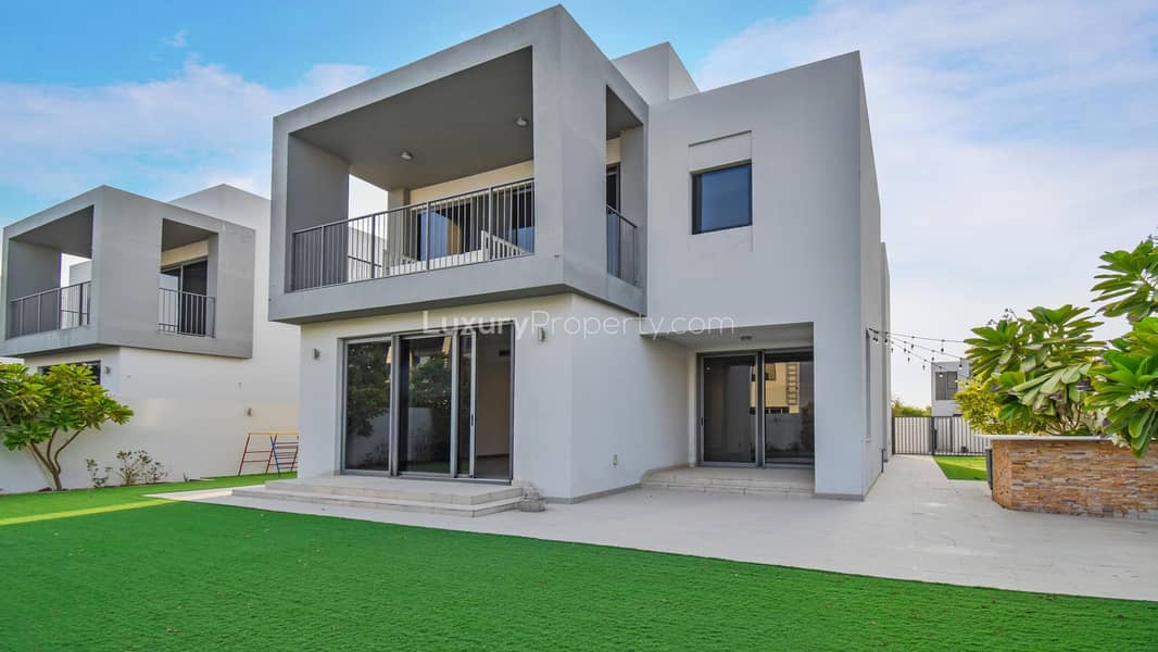 Vacant | Landscaped | Well Sized Plot Vacant | Landscaped | Well Sized Plot