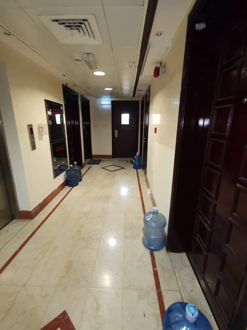 EXCLUSIVE 1 BEDROOM AND BIG HALL WITH BALCONY & PARKING CENTRAL AC APARTMENT FOR RENT IN SHABIYA 10 MUSSAFAH COMMUNITY ABU DHABI