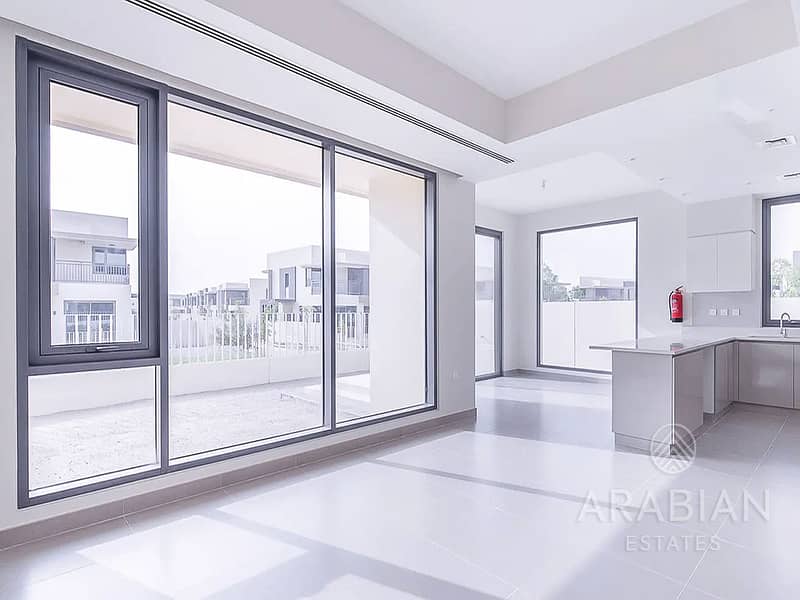 Vacant on Transfer | Semi Detached | 5 Bedroom Vacant on Transfer | Semi Detached | 5 Bedroom
