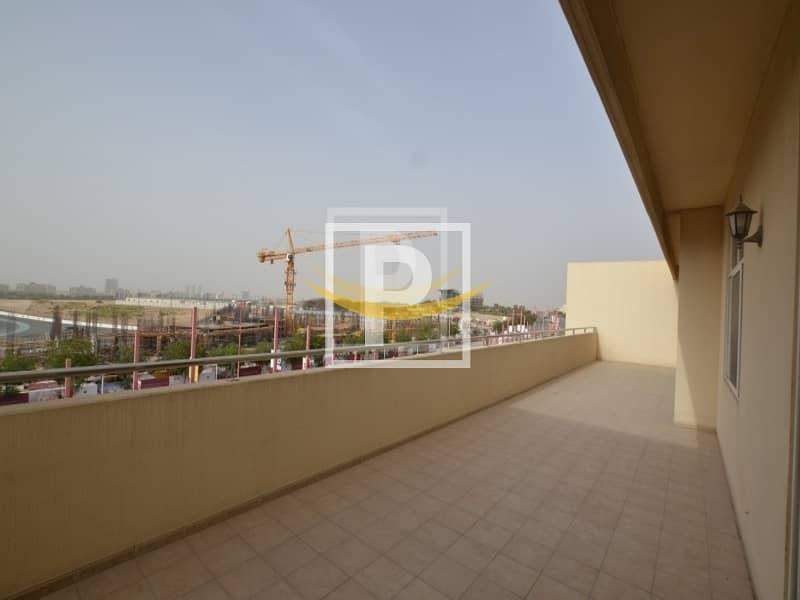Exclusive | Mall Facing | Vacant on Transfer|Massive Balcony Exclusive | Mall Facing | Vacant on Transfer|Massive Balcony